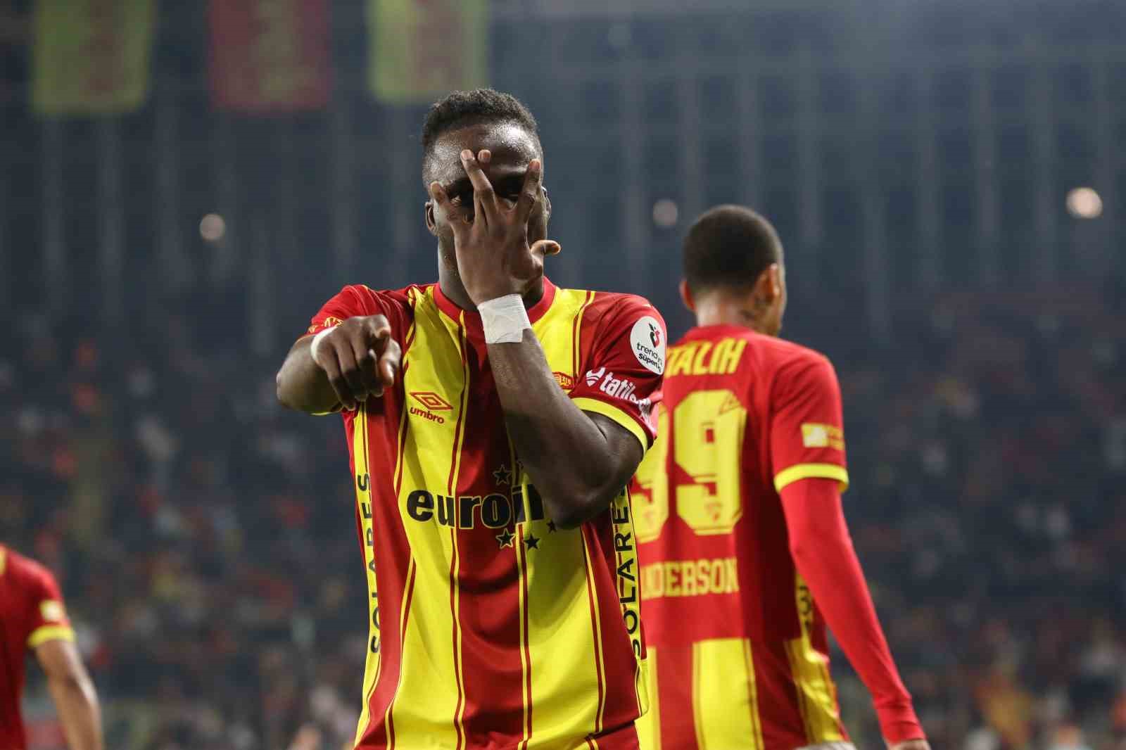 Göztepe’de Olaitan Beşiktaş yolunda
