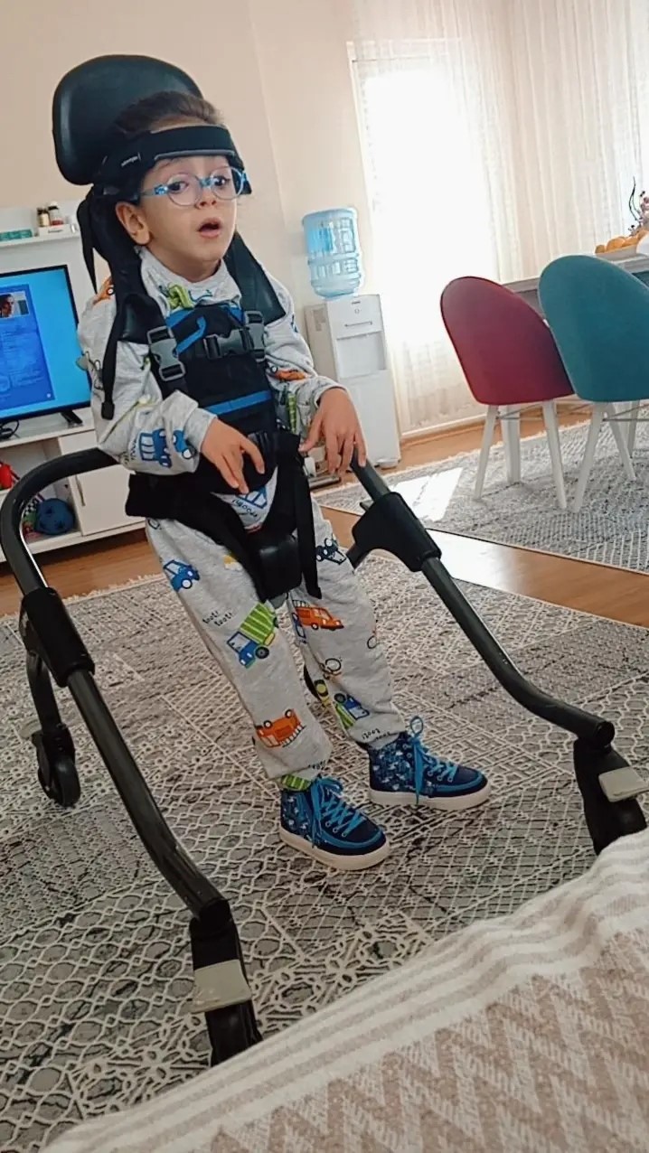 Grip sandılar, Boca virüsü çıktı: 7 yaşındaki Kaan 4 yıldır yatağa mahkum yaşıyor
