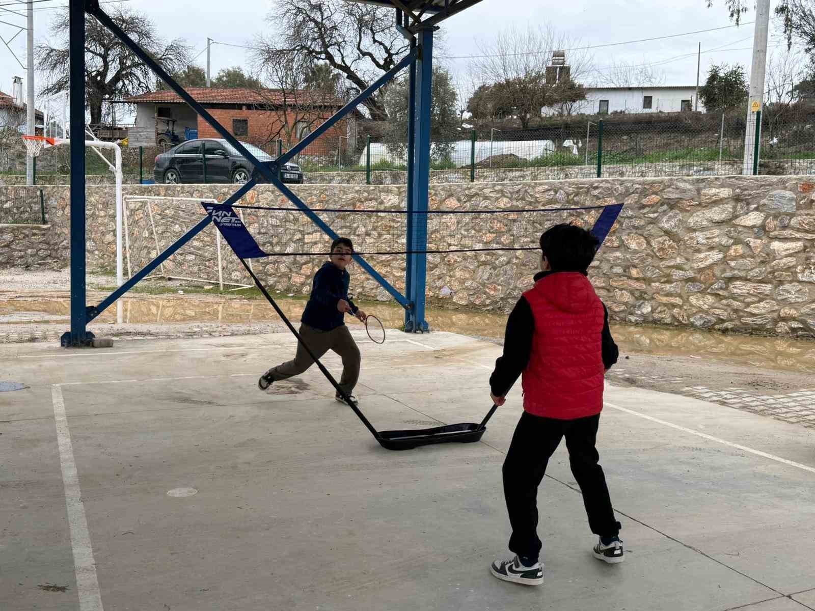 GSB Gençlik Kış Kulübü Esentepe’de çocuklarla buluştu
