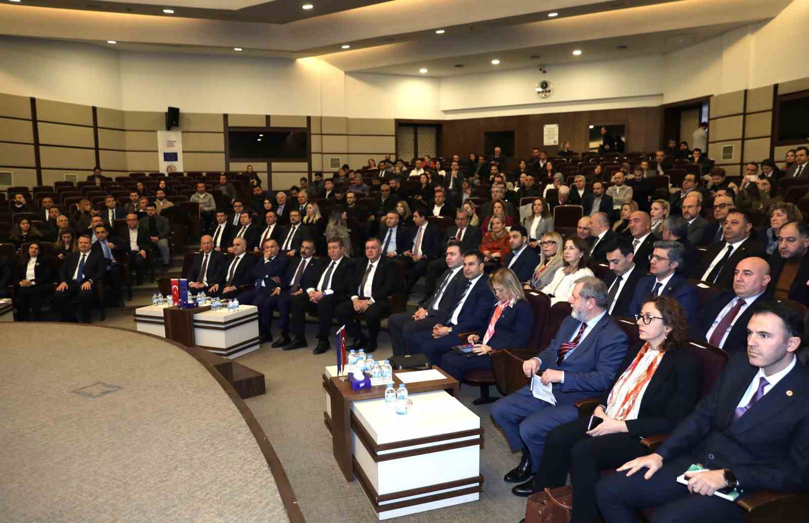 GTO’da küresel ticaretin geleceği konuşuldu
GTO’da küresel ticaretin geleceği konuşuldu