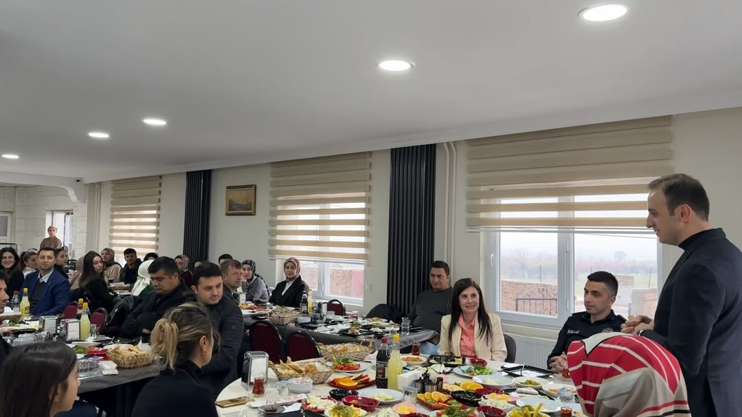 Güçlükonak’ta öğretmenlere sıcak karşılama
