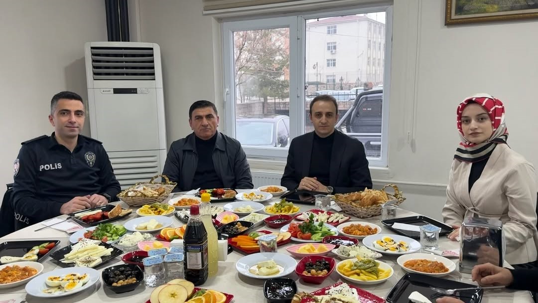 Güçlükonak’ta öğretmenlere sıcak karşılama
