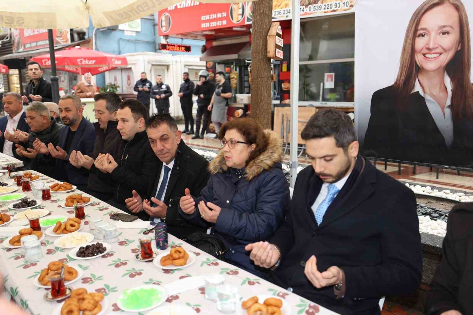 Gülşah Durbay, vefatının 40’ıncı gününde dualarla anıldı
Gülşah Durbay, vefatının 40’ıncı gününde dualarla anıldı