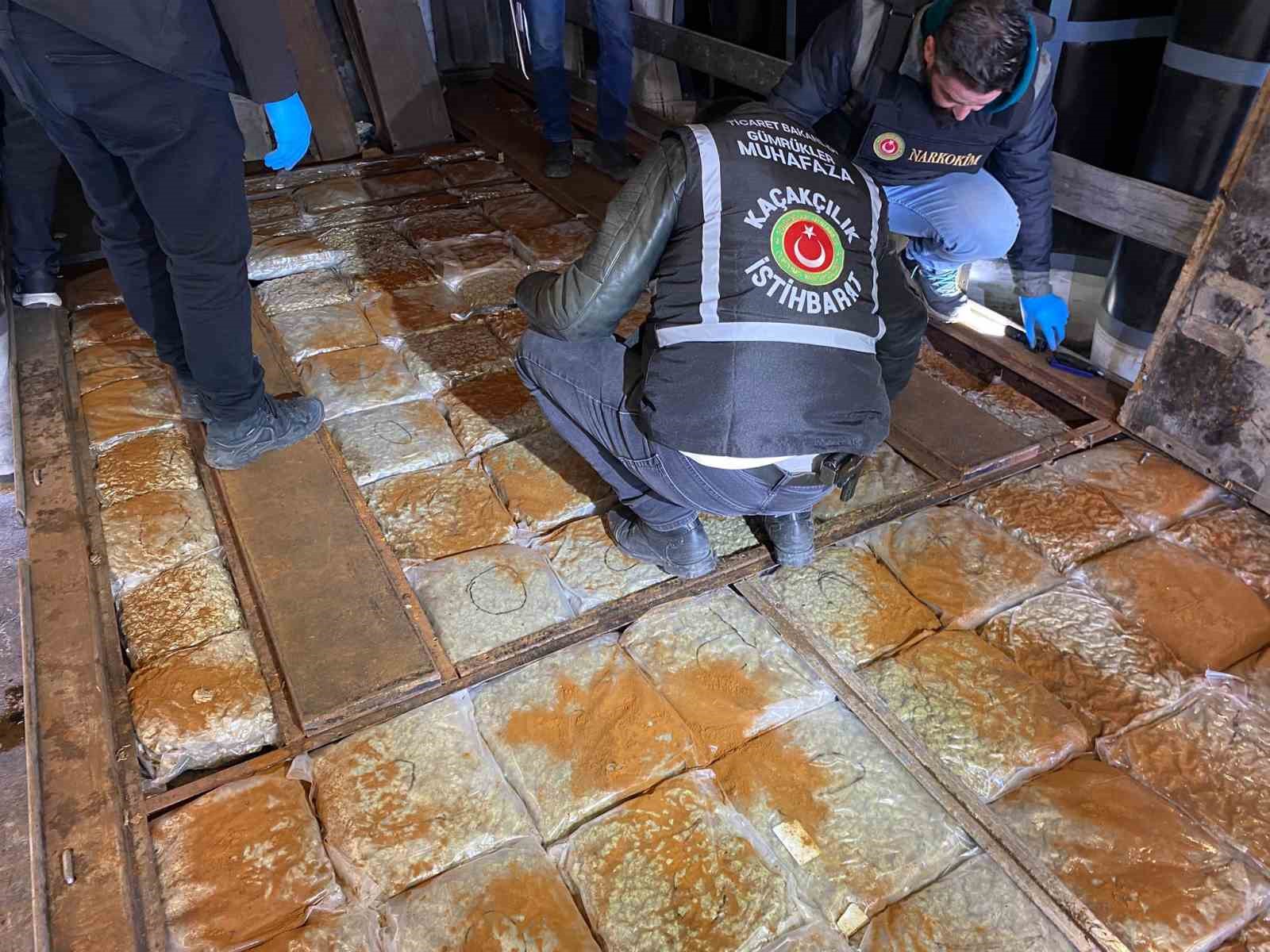 Gümrüklerde 828 milyon 272 bin liralık uyuşturucu madde ele geçirildi
