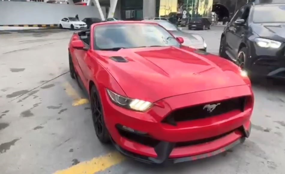 Gümrükten usulsüz geçirilen 65 lüks araca el konuldu: 22 gözaltı
