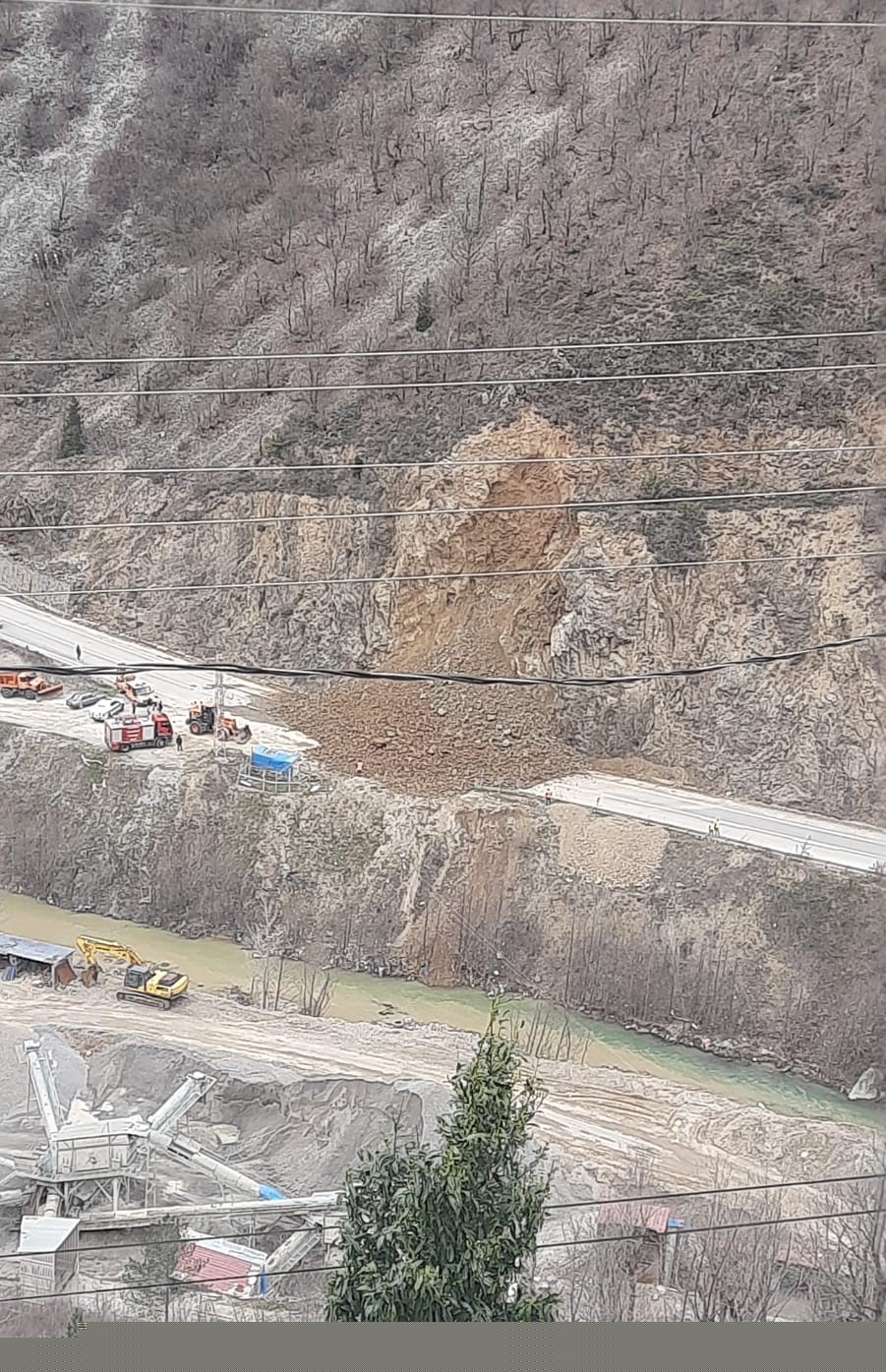 Gümüşhane-Giresun karayolunda heyelan
