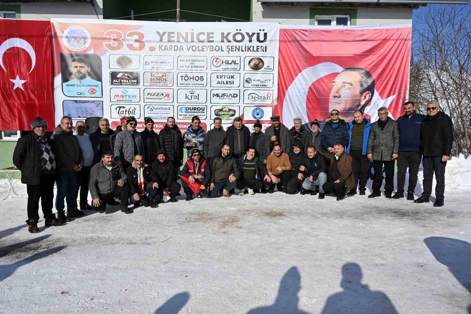 Gümüşhane’de 33. Kar Voleybolu Şenliği Ahmet Çalık anısına düzenlendi
