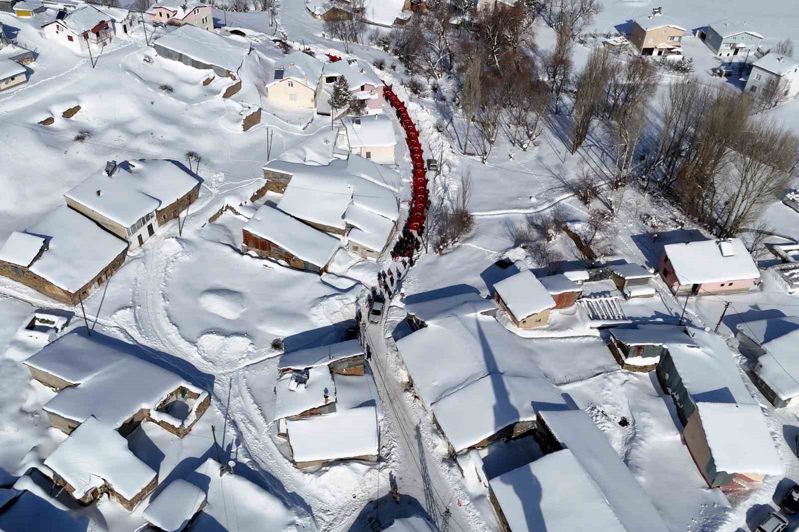 Gümüşhane’de 33. Kar Voleybolu Şenliği Ahmet Çalık anısına düzenlendi
