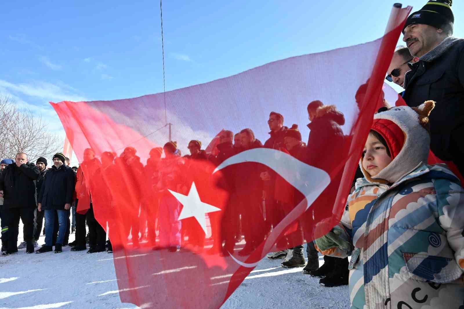 Gümüşhane’de 33. Kar Voleybolu Şenliği Ahmet Çalık anısına düzenlendi
