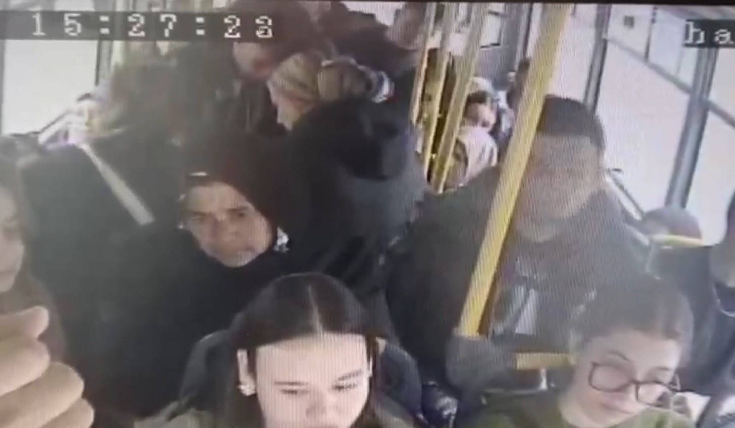 Gümüşhane’de fenalaşan yolcu hastaneye dolmuşla yetiştirildi
