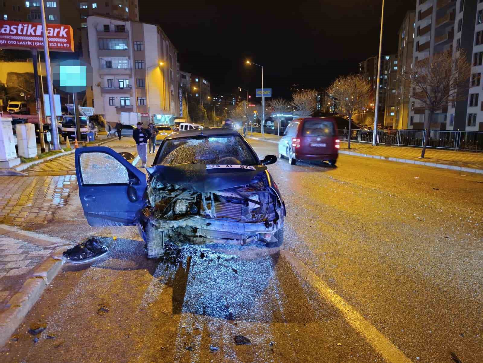 Gümüşhane’de iftara dakikalar kala feci kaza: 1 ölü, 3 yaralı
