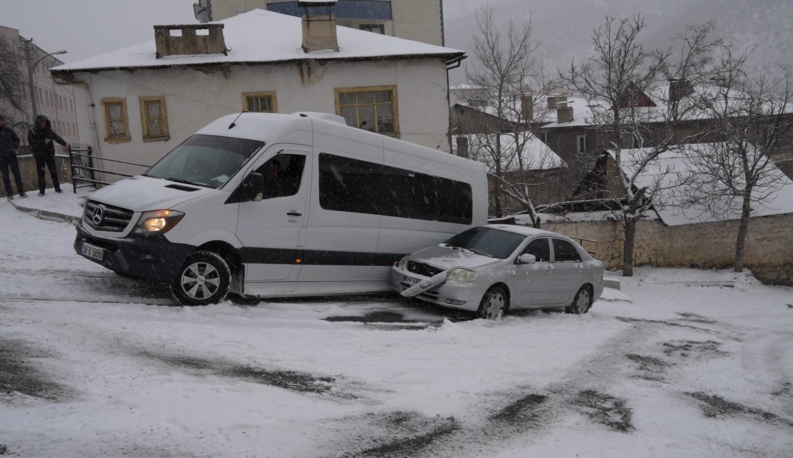 Gümüşhane’de kar esareti

