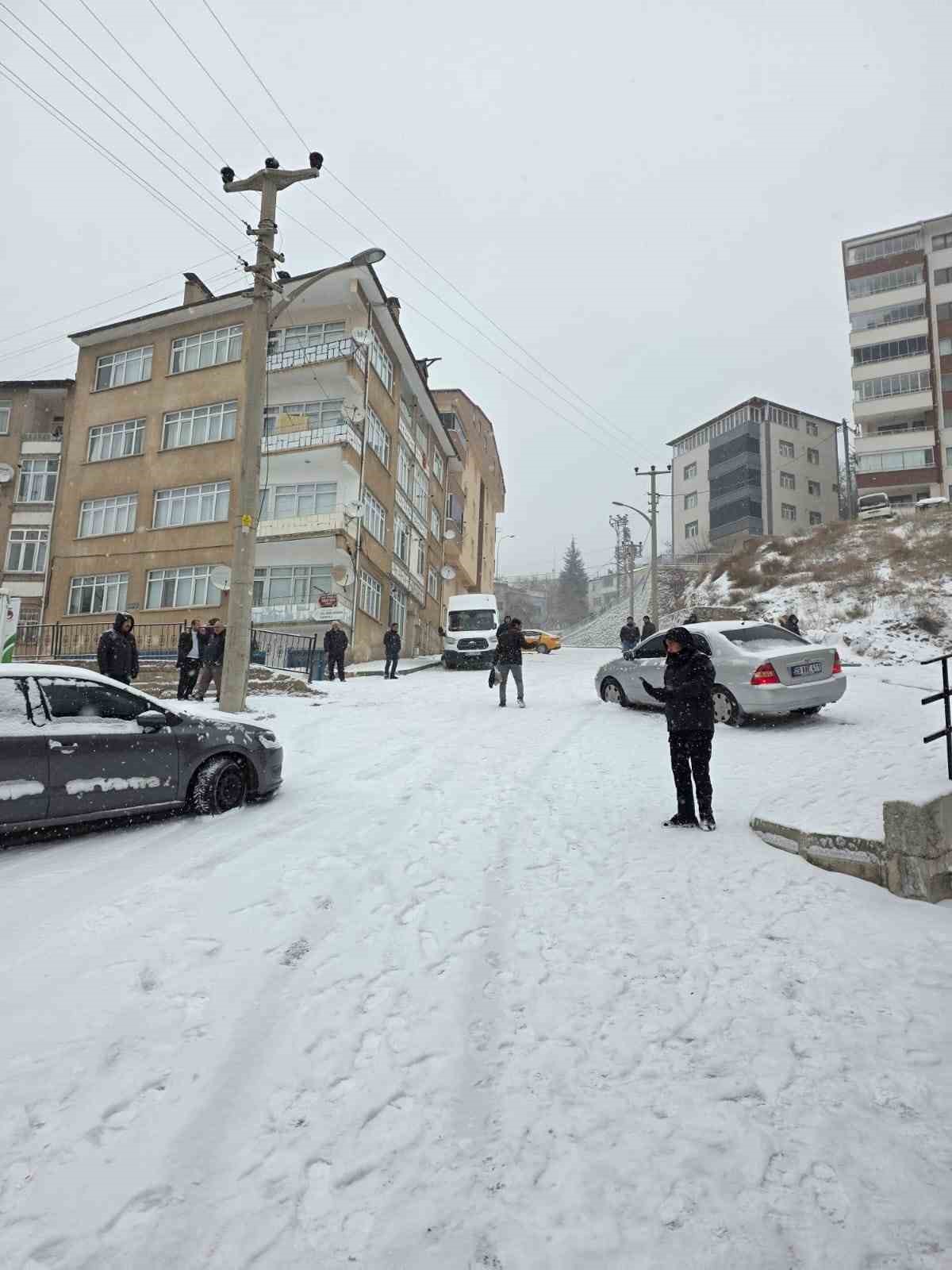 Gümüşhane’de kar esareti
