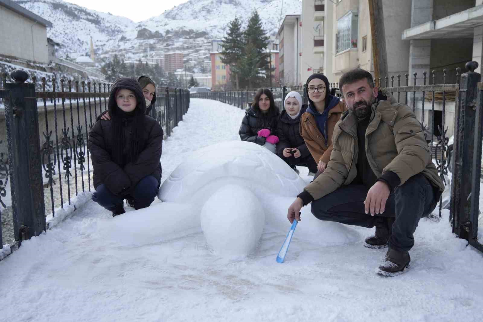 Gümüşhane’de "kardan kaplumbağa" ilgi odağı oldu
