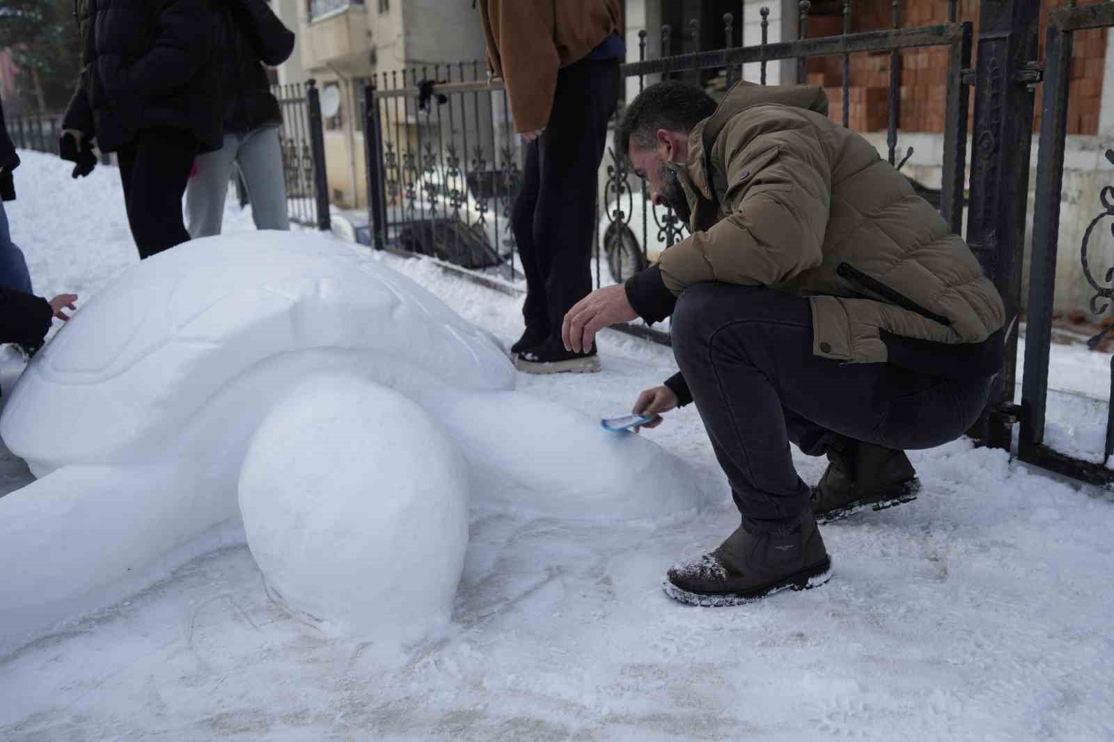 Gümüşhane’de "kardan kaplumbağa" ilgi odağı oldu
