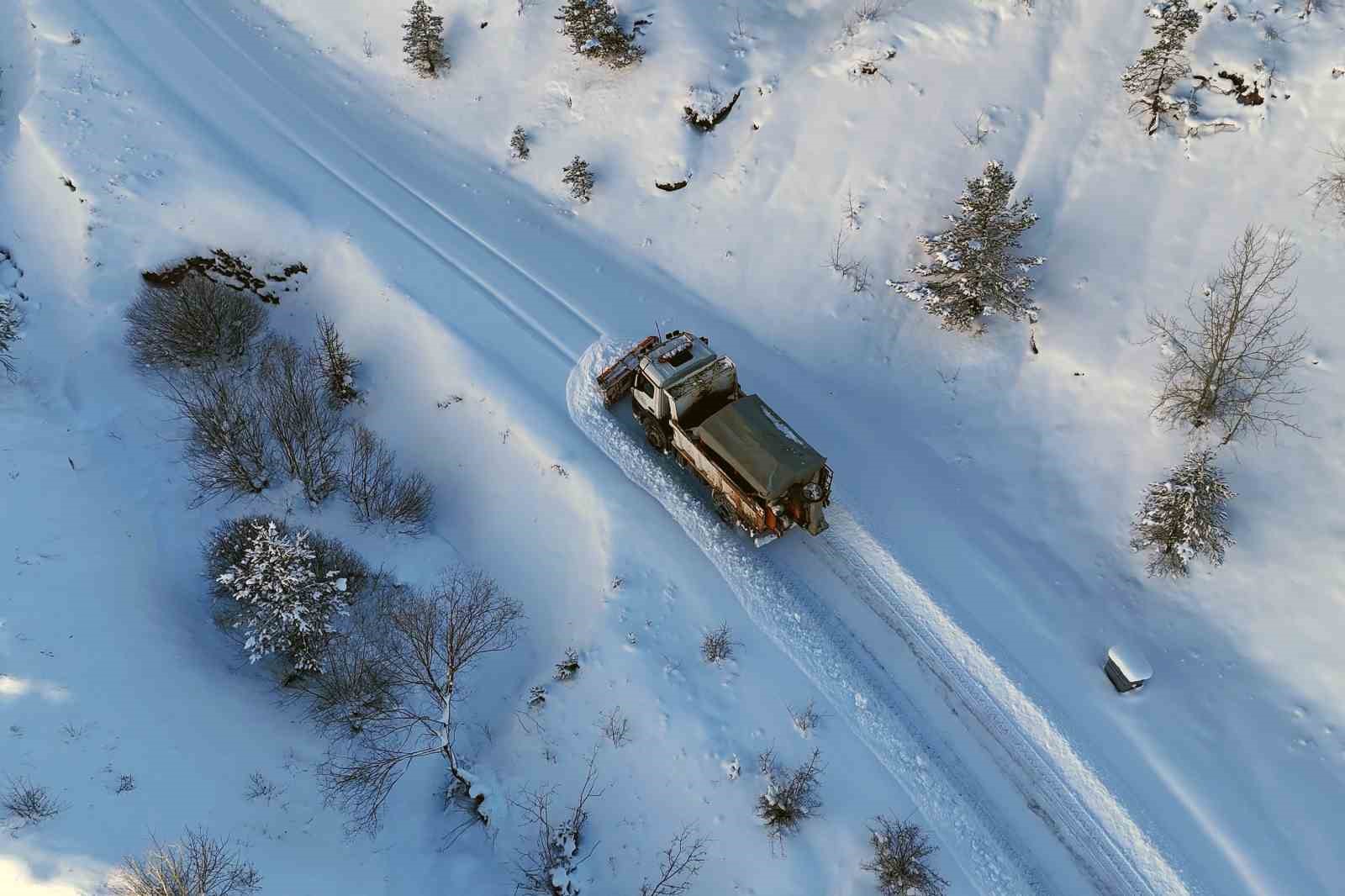Gümüşhane’de karla mücadele
Gümüşhane’de karla mücadele