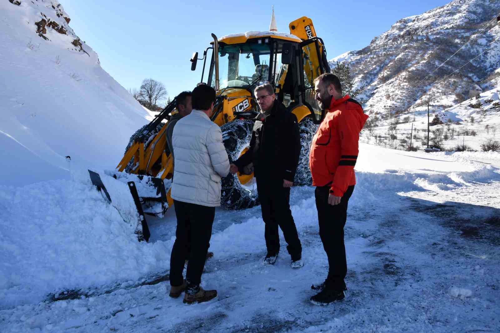 Gümüşhane’de karla mücadele
Gümüşhane’de karla mücadele
