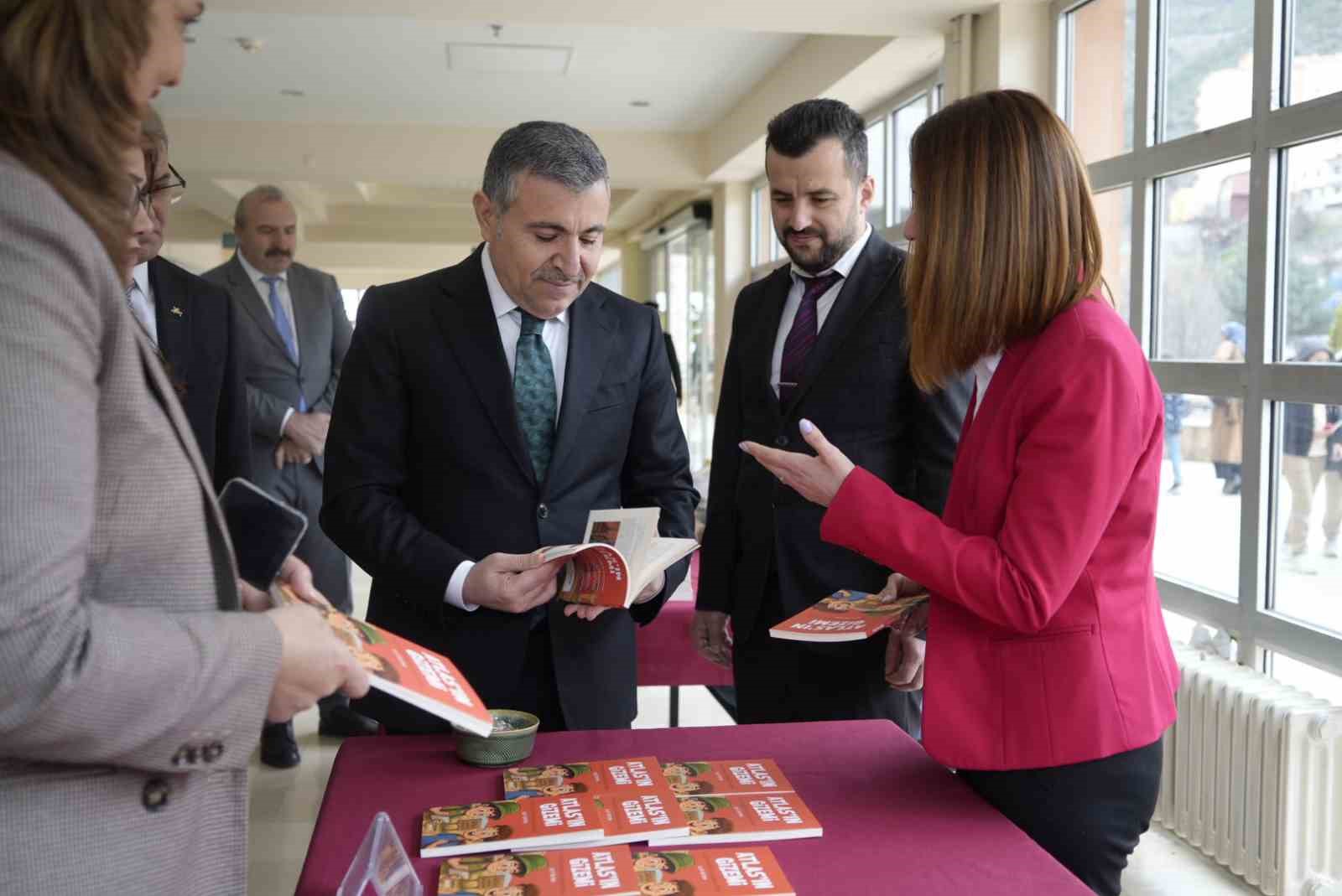 Gümüşhane’de Kütüphane Haftası kutlamaları
Gümüşhane’de Kütüphane Haftası kutlamaları