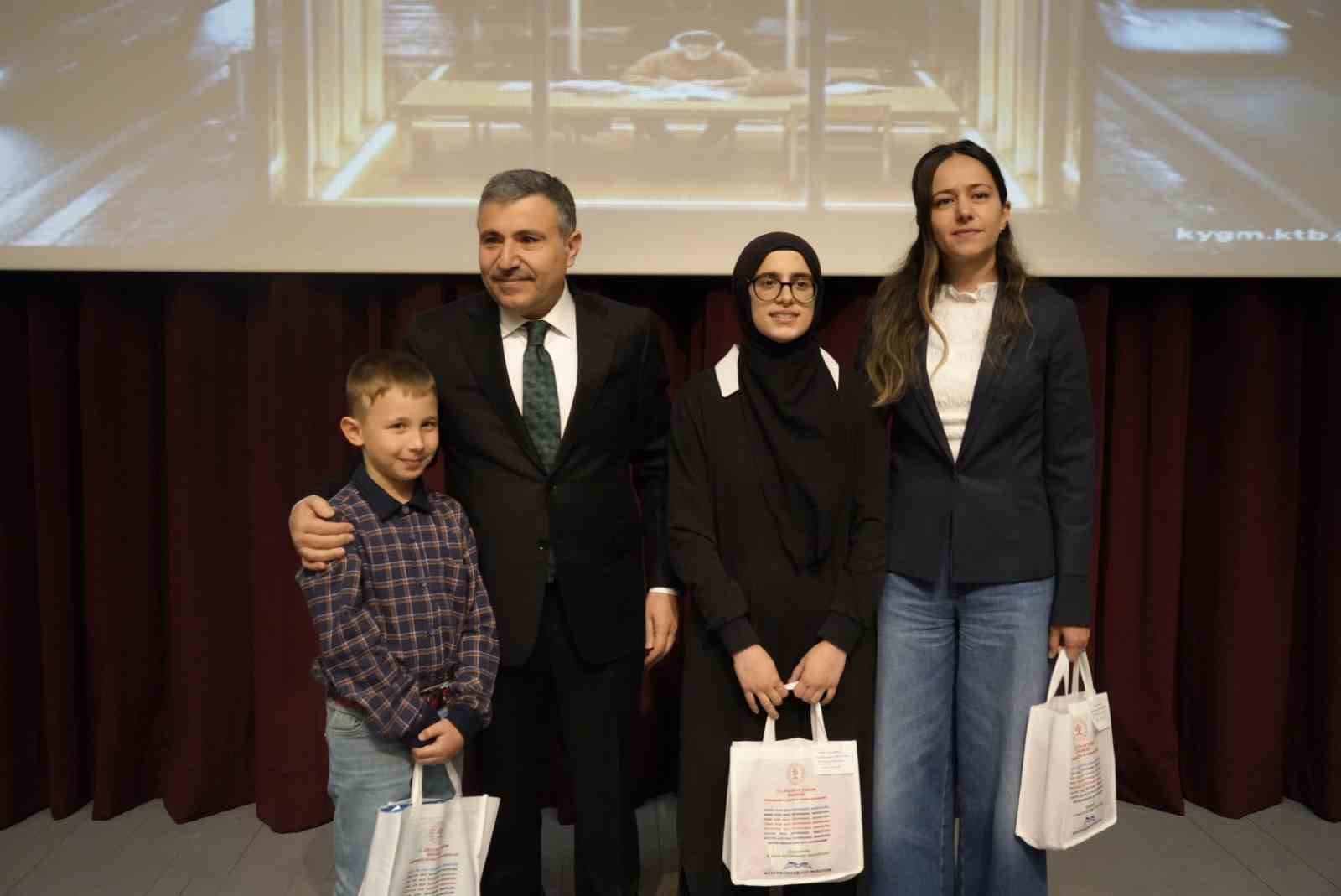 Gümüşhane’de Kütüphane Haftası kutlamaları
Gümüşhane’de Kütüphane Haftası kutlamaları