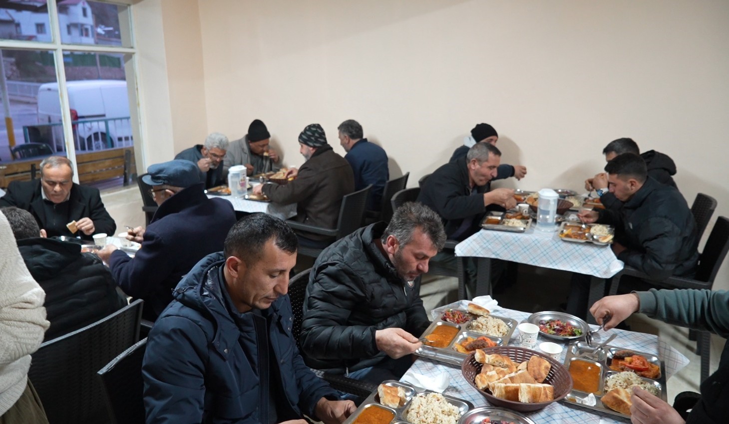 Gümüşhane’nin Kırıklı köyünde 22 yıldır ücretsiz iftar veriliyor
