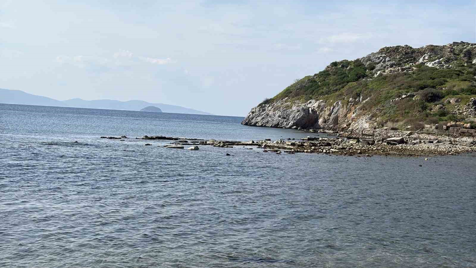 Gümüşlük koyunda sular çekildi, 3 bin 500 yıllık kral yolu ortaya çıktı
