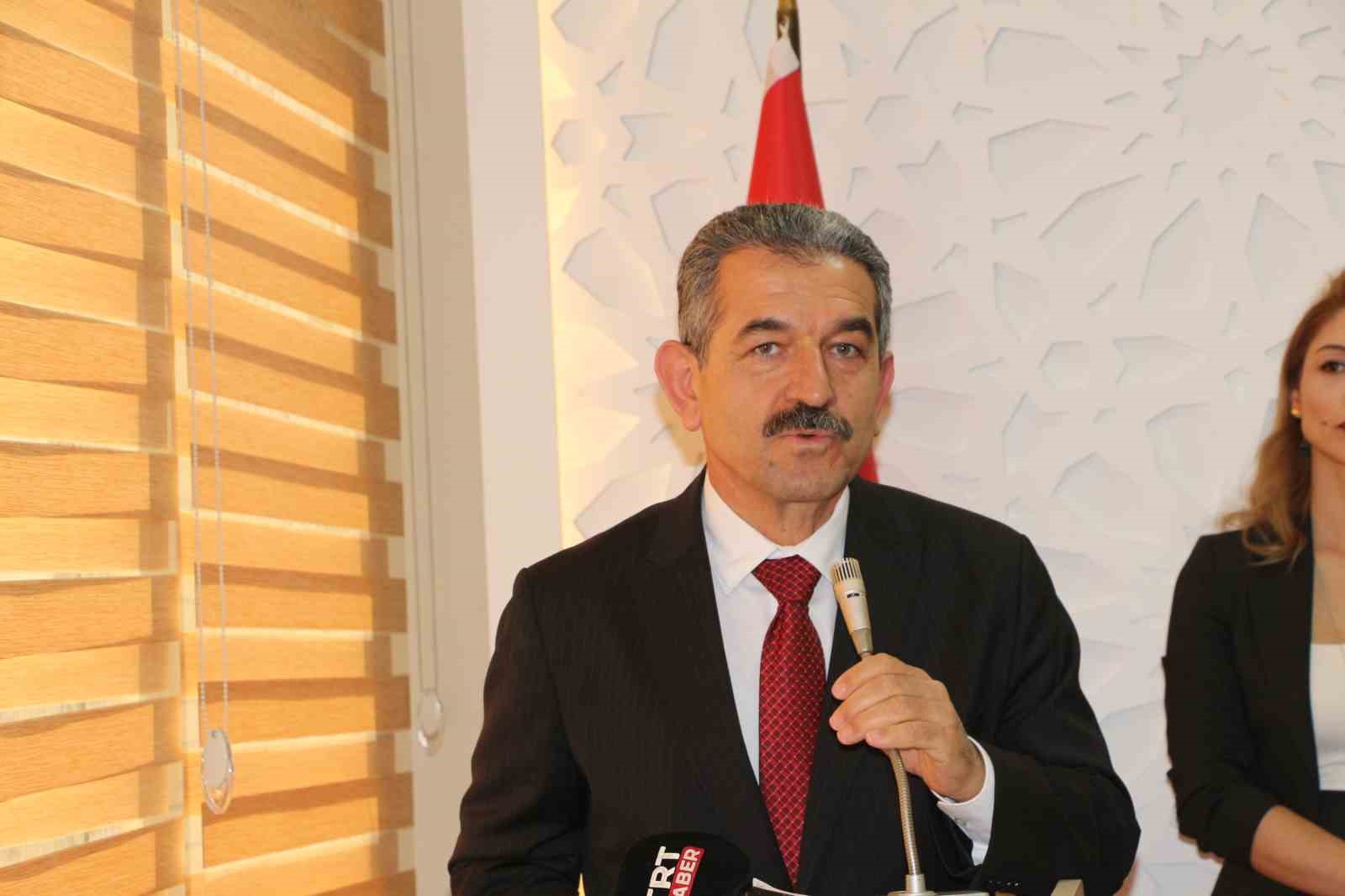 Günde yaklaşık 10 bin kişinin kullandığı Habur, Irak ile ticarette ana geçiş noktası olmayı sürdürüyor
