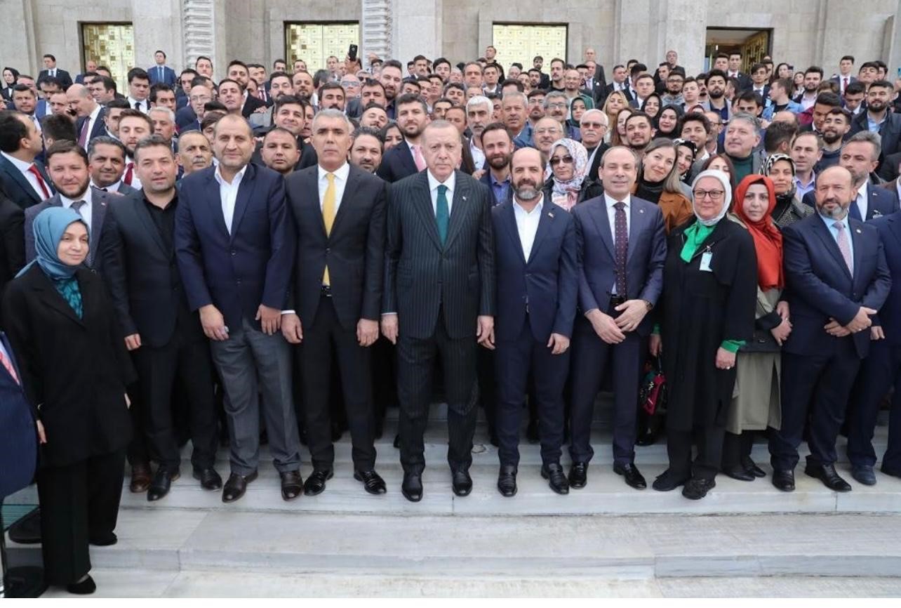 Gündüz: "Türkiye, sizin alkışladığınız Batı’dan icazet alarak değil; kendi iradesiyle, kendi gücüyle, kendi aklıyla yol yürür"
Gündüz: "Türkiye, sizin alkışladığınız Batı’dan icazet alarak değil; kendi iradesiyle, kendi gücüyle, kendi aklıyla yol yürür"