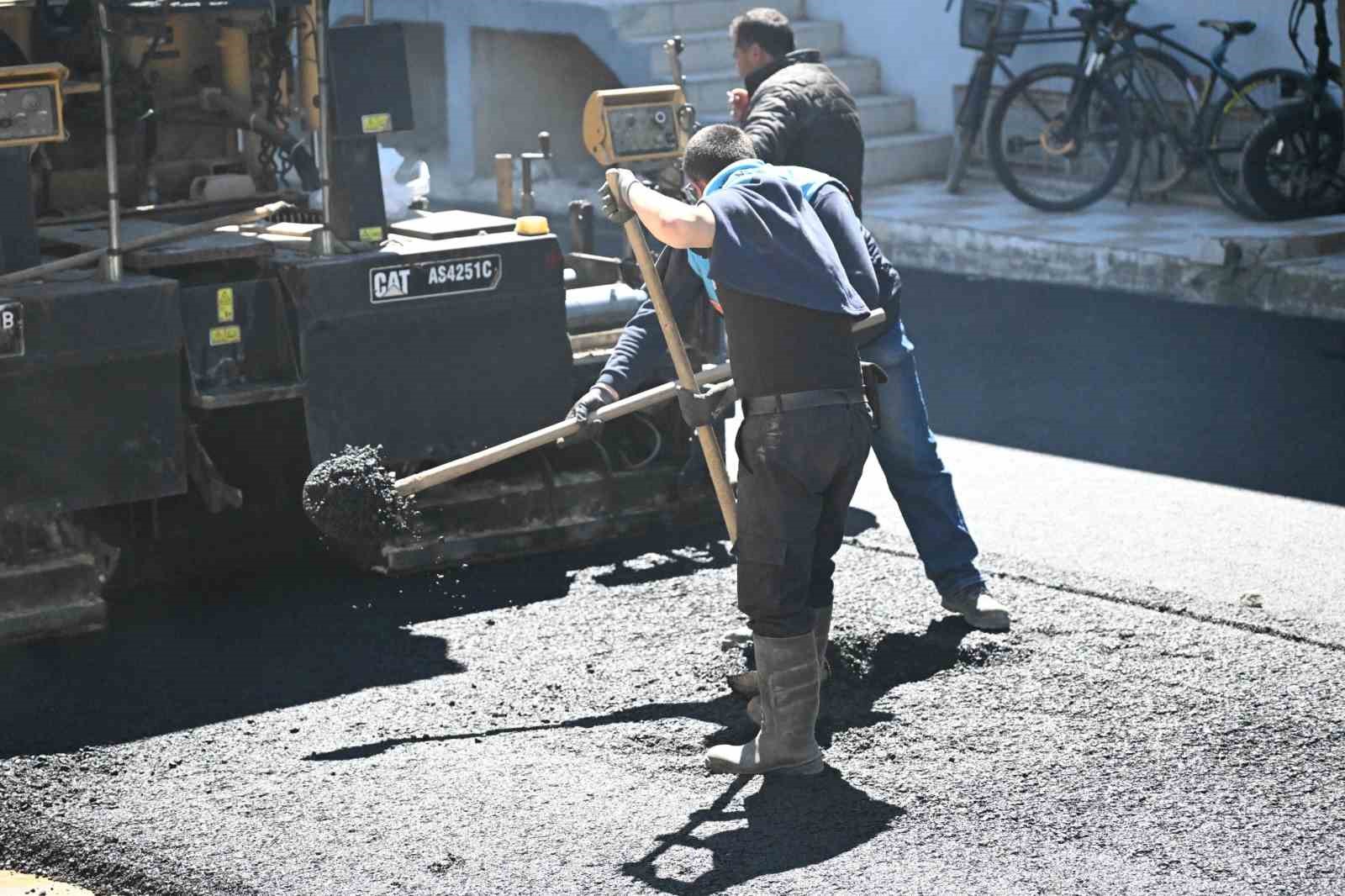 Güneş yüzünü gösterdi, sanayi yolları yenilendi
