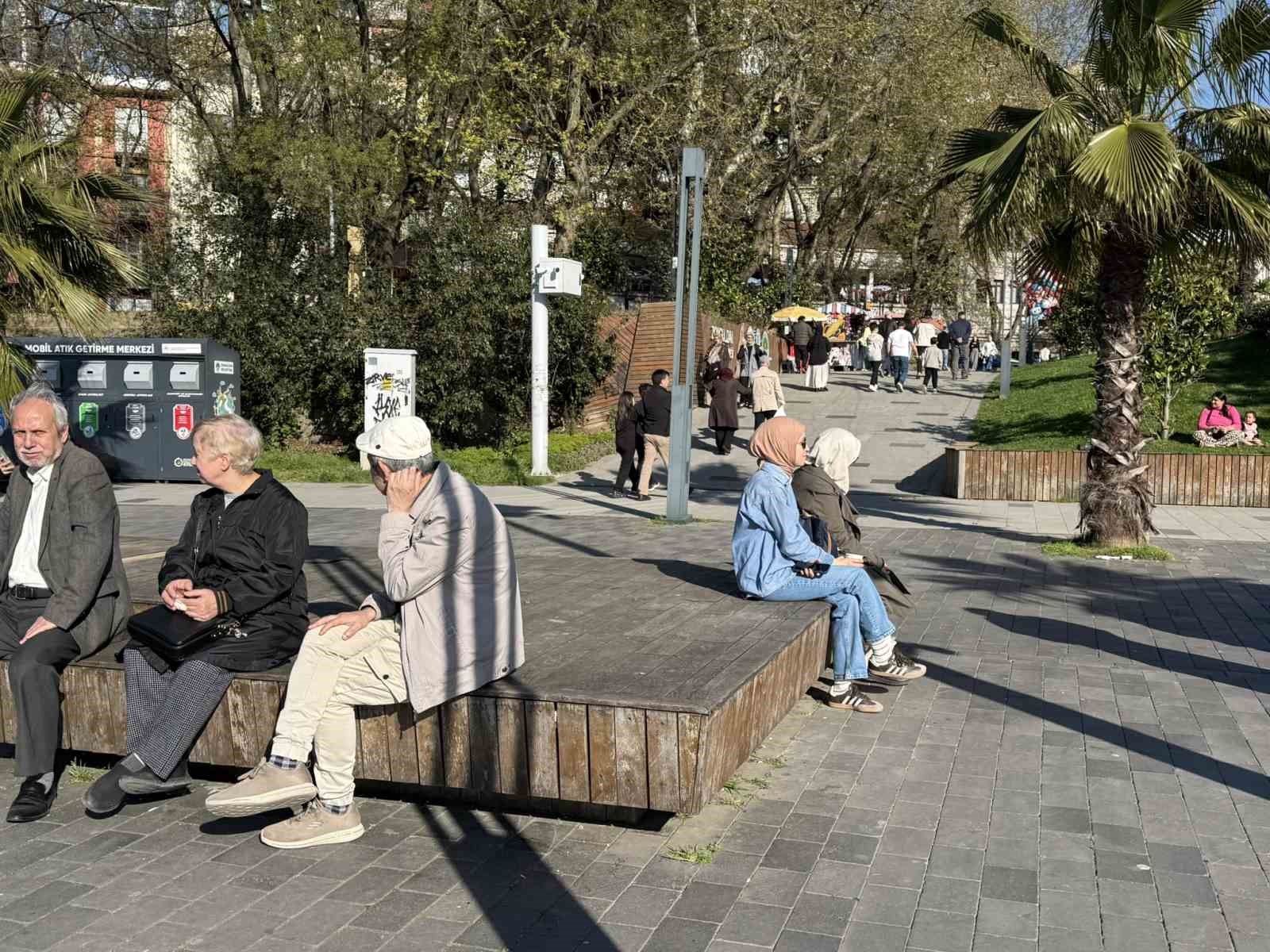 Güneş yüzünü gösterdi, Zonguldak’ta sahil şeridi hareketlendi

