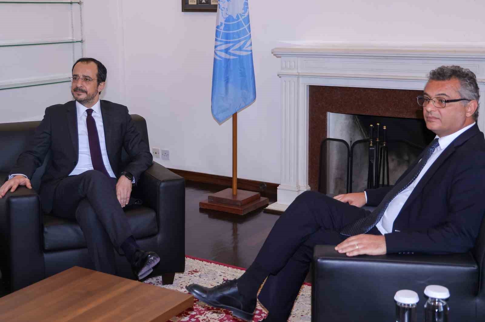 Güney Kıbrıs lideri Hristodulidis: "Erhürman ile açık ve dürüst bir görüşme gerçekleştirdik"
Güney Kıbrıs lideri Hristodulidis: "Erhürman ile açık ve dürüst bir görüşme gerçekleştirdik"