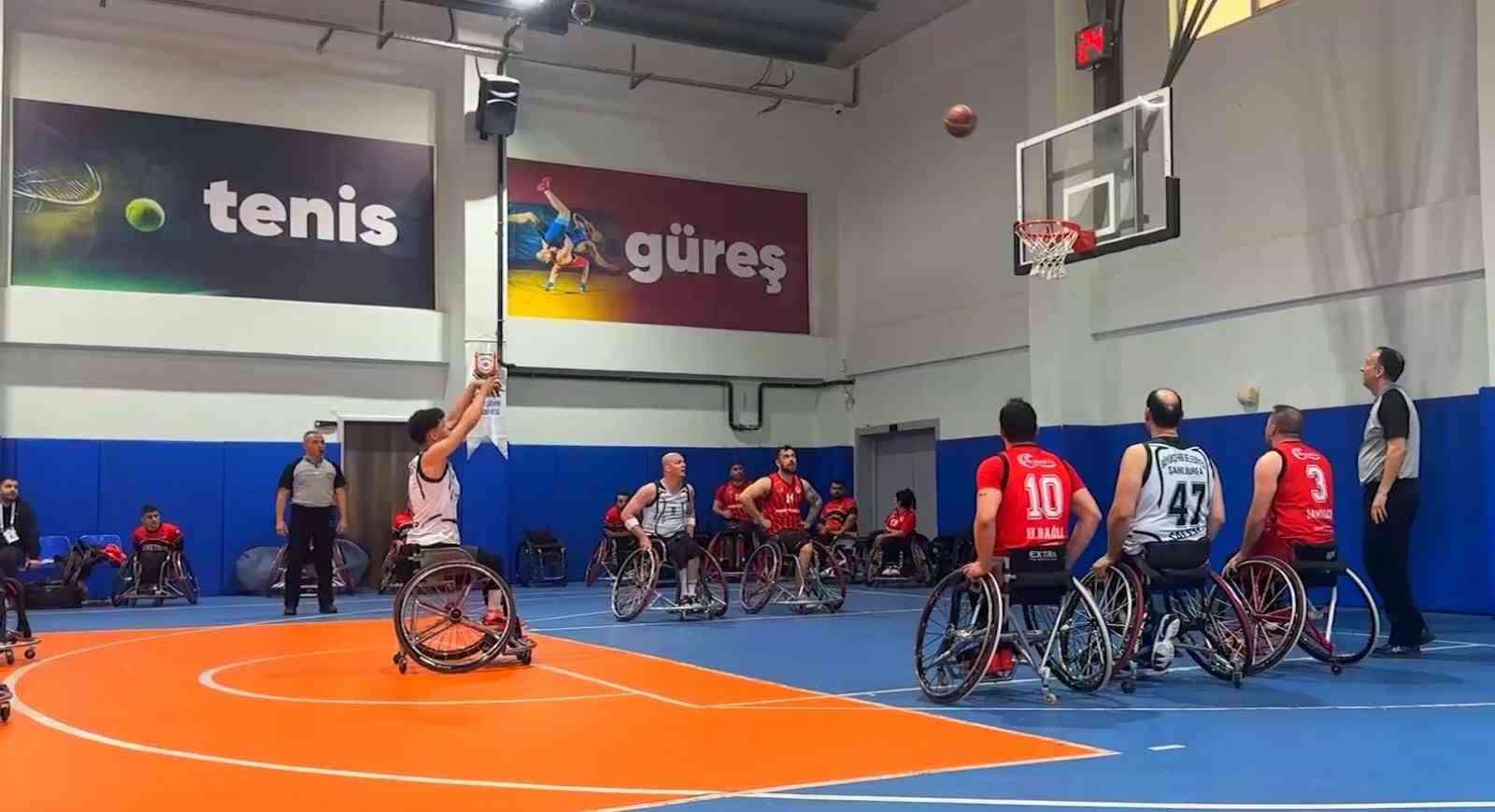 Güneydoğu derbisinde gülen taraf Şanlıurfa oldu
Güneydoğu derbisinde gülen taraf Şanlıurfa oldu