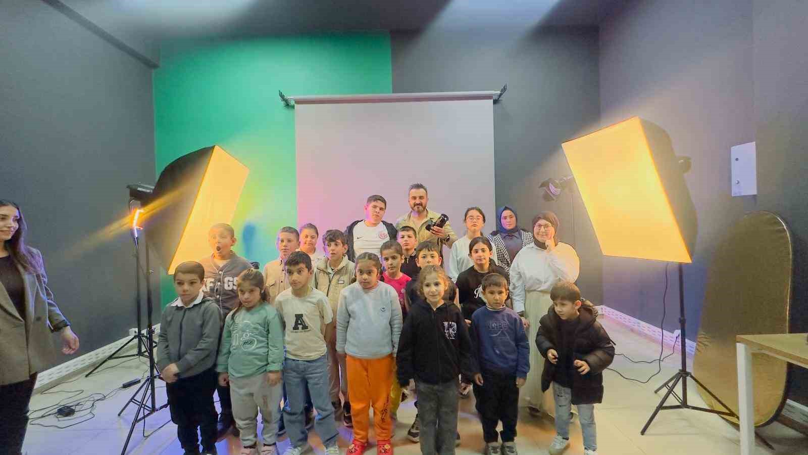 Güroymak MYO’dan özel çocuklar için fotoğraf etkinliği
