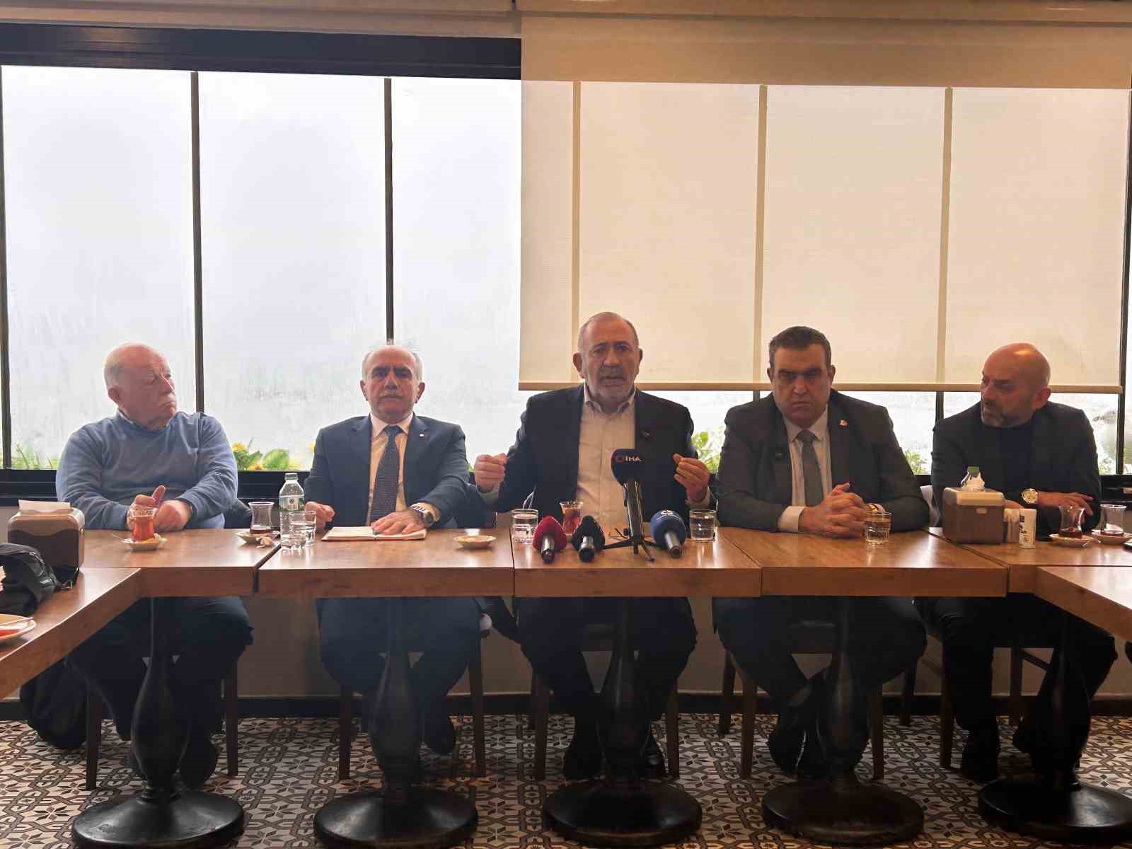 Gürsel Tekin’den CHP’ye sert eleştiri: "Aziz İhsan Aktaş’ın ortağına söz var, bize yok"
