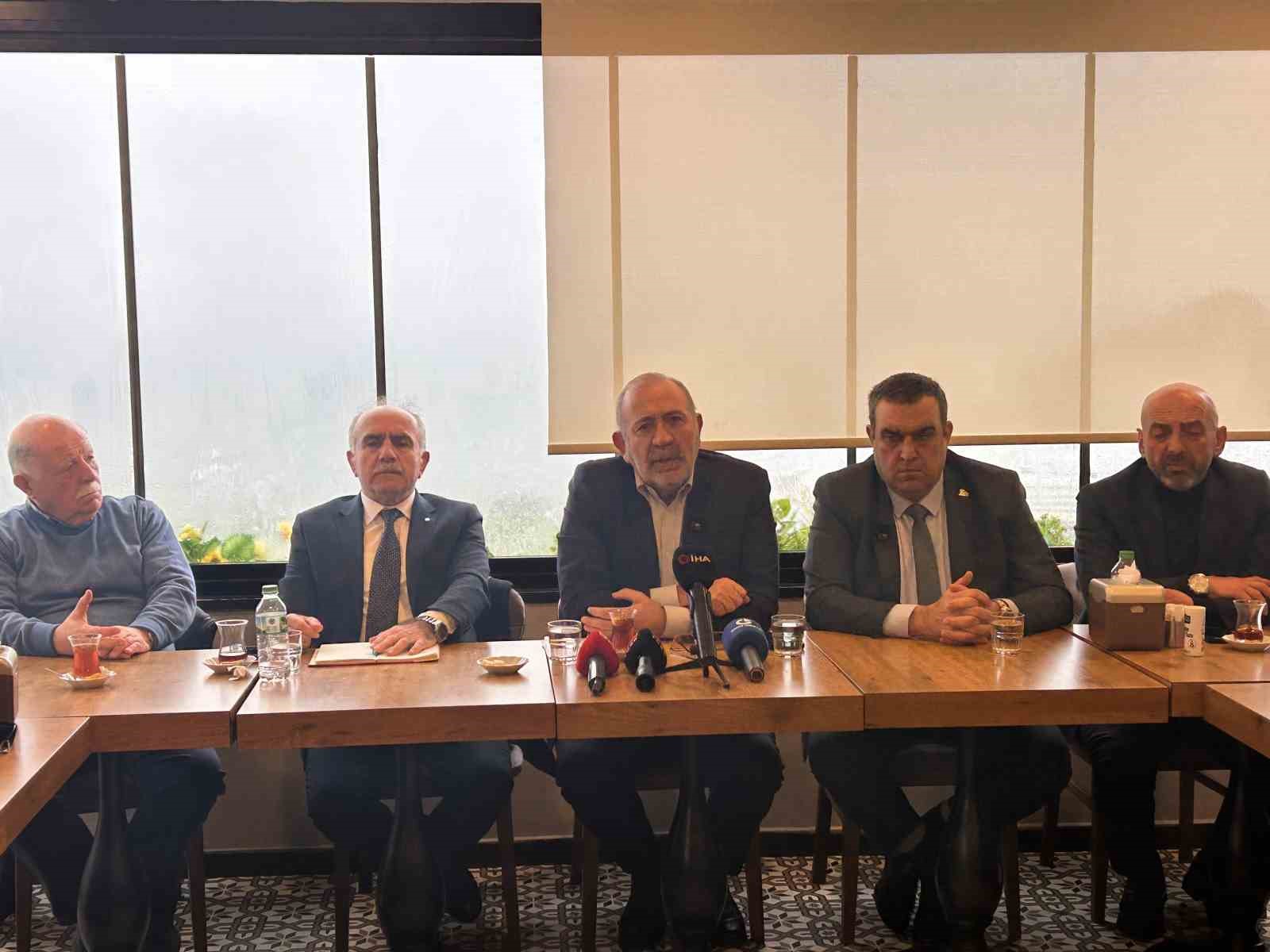 Gürsel Tekin’den CHP’ye sert eleştiri: "Aziz İhsan Aktaş’ın ortağına söz var, bize yok"
