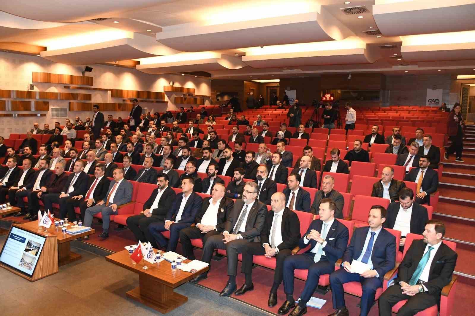 Güven tazeleyen Celal Kadooğlu: "Irak’ta iç siyasette yaşanan gerginlikler ihracatçılarımızı olumsuz etkiliyor"
