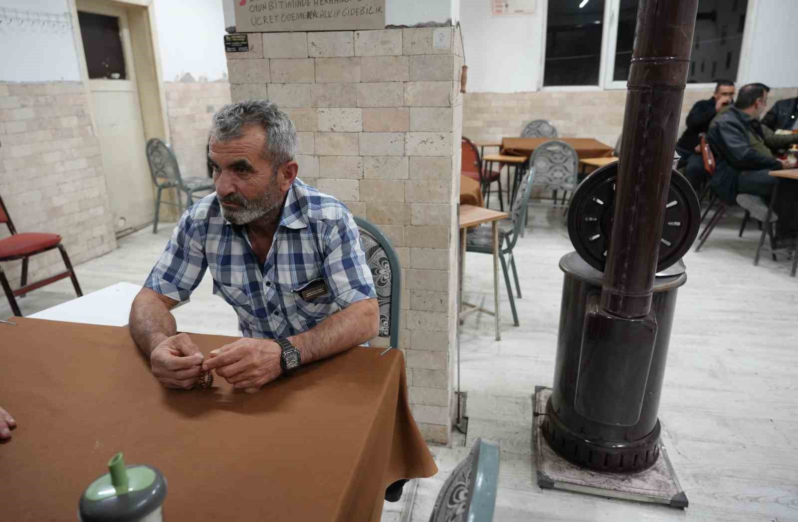 Güzel kokması için sobaya dökülen kolonya ortalığı savaş alanına çevirdi
Güzel kokması için sobaya dökülen kolonya ortalığı savaş alanına çevirdi