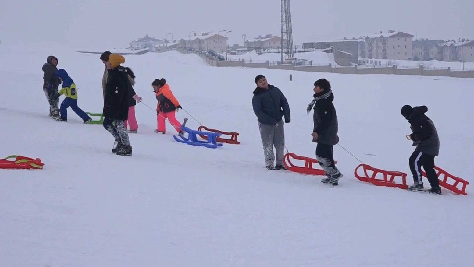 Güzeldağ Kayak Merkezi 15 bin kişiyi ağırladı
