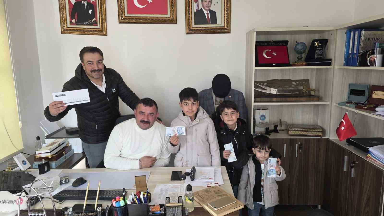 Güzelhisar Mahallesi muhtarından anlamlı bayram buluşması
