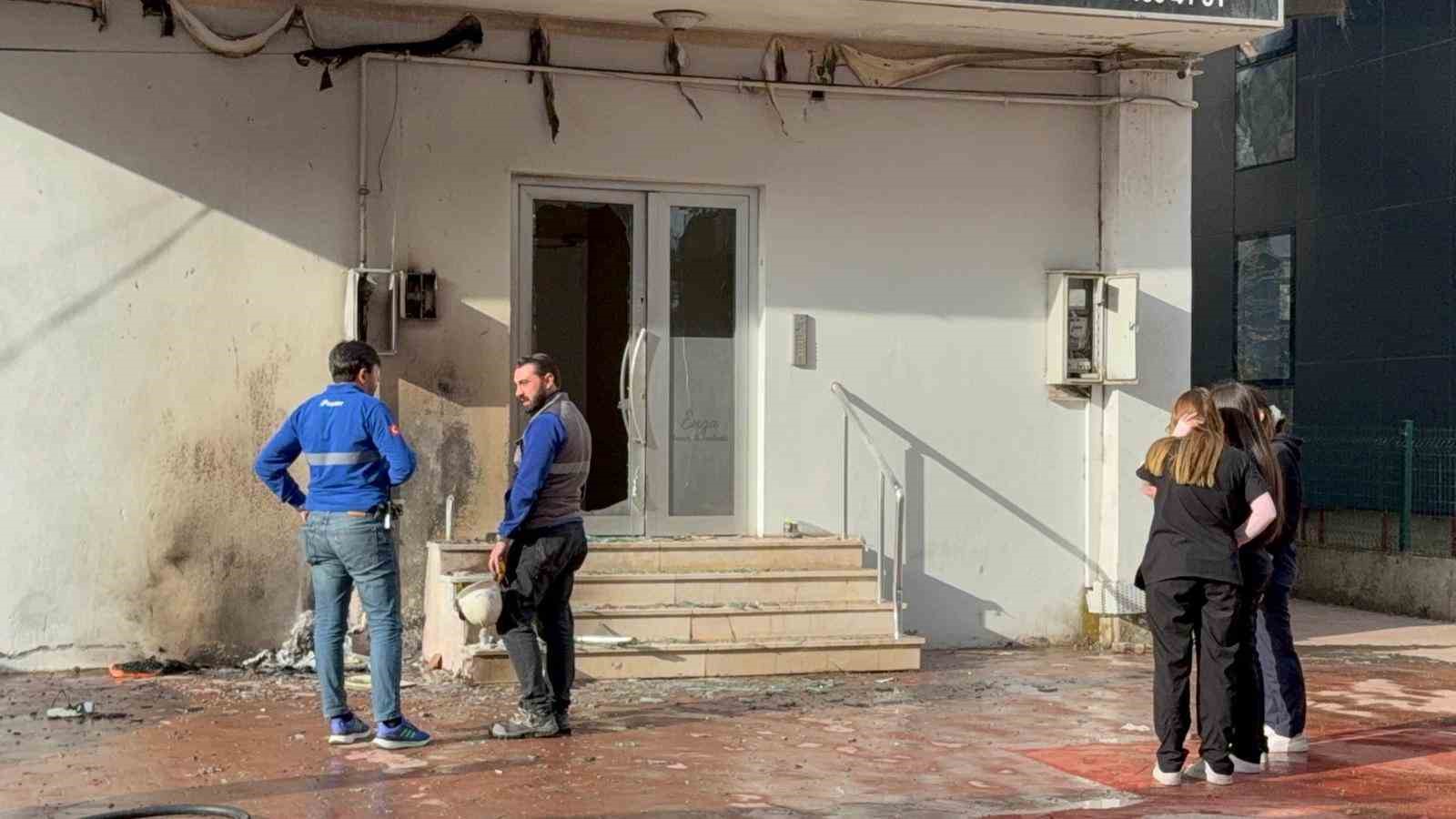 Güzellik merkezinin bulunduğu binada korku dolu anlar
