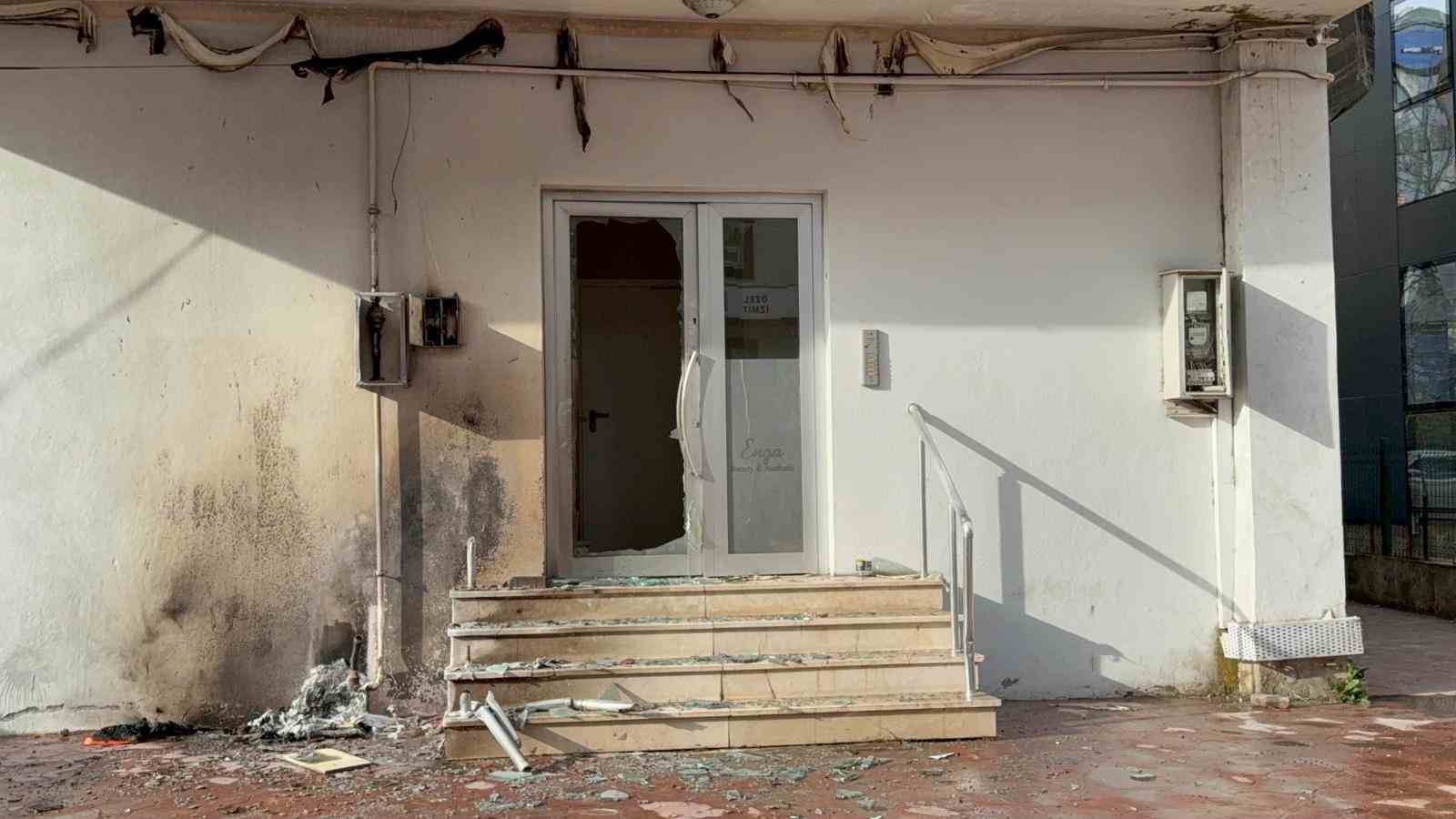 Güzellik merkezinin bulunduğu binada korku dolu anlar
