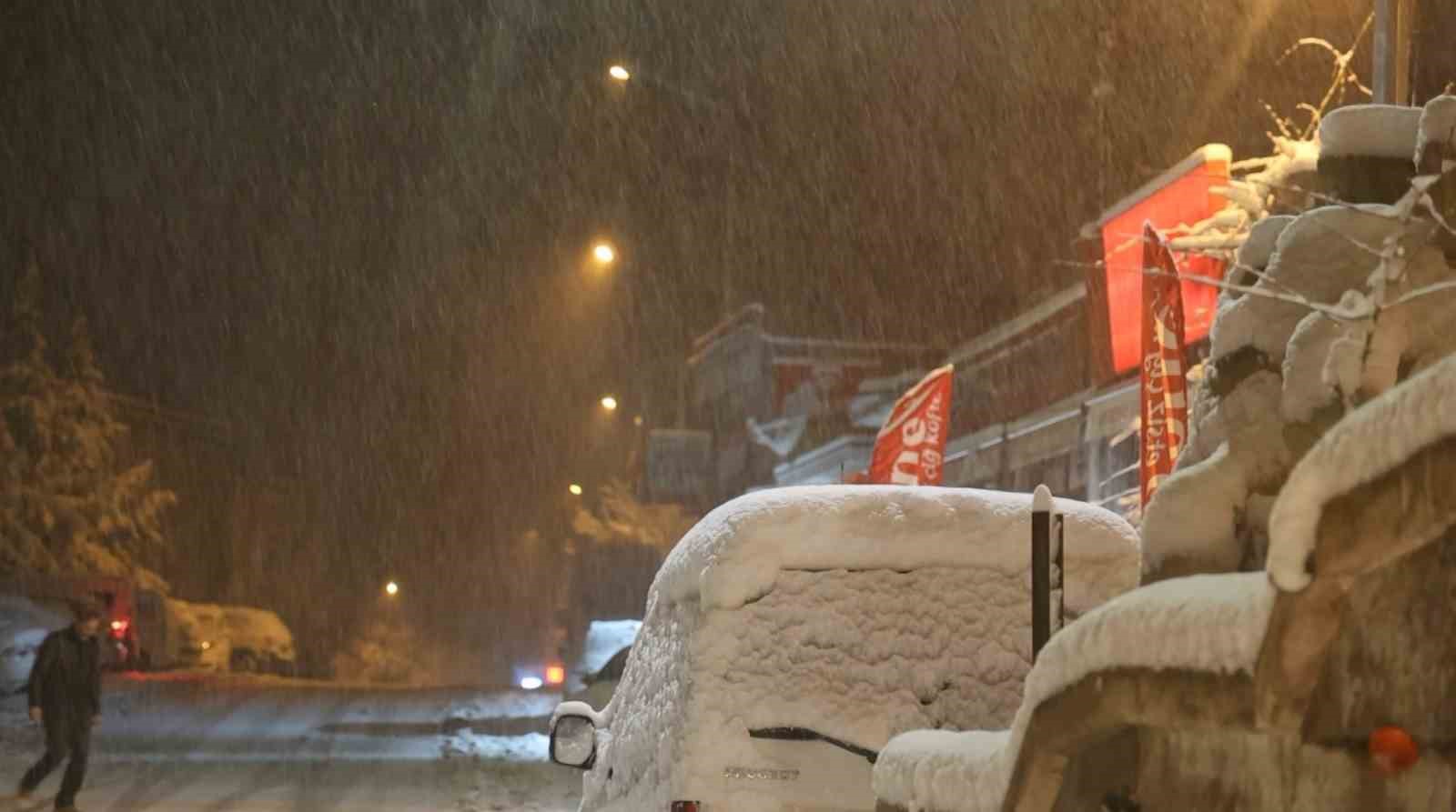 Güzelyurt beyaza bürüdü: Kar kalınlığı 14 santimetreye ulaştı
