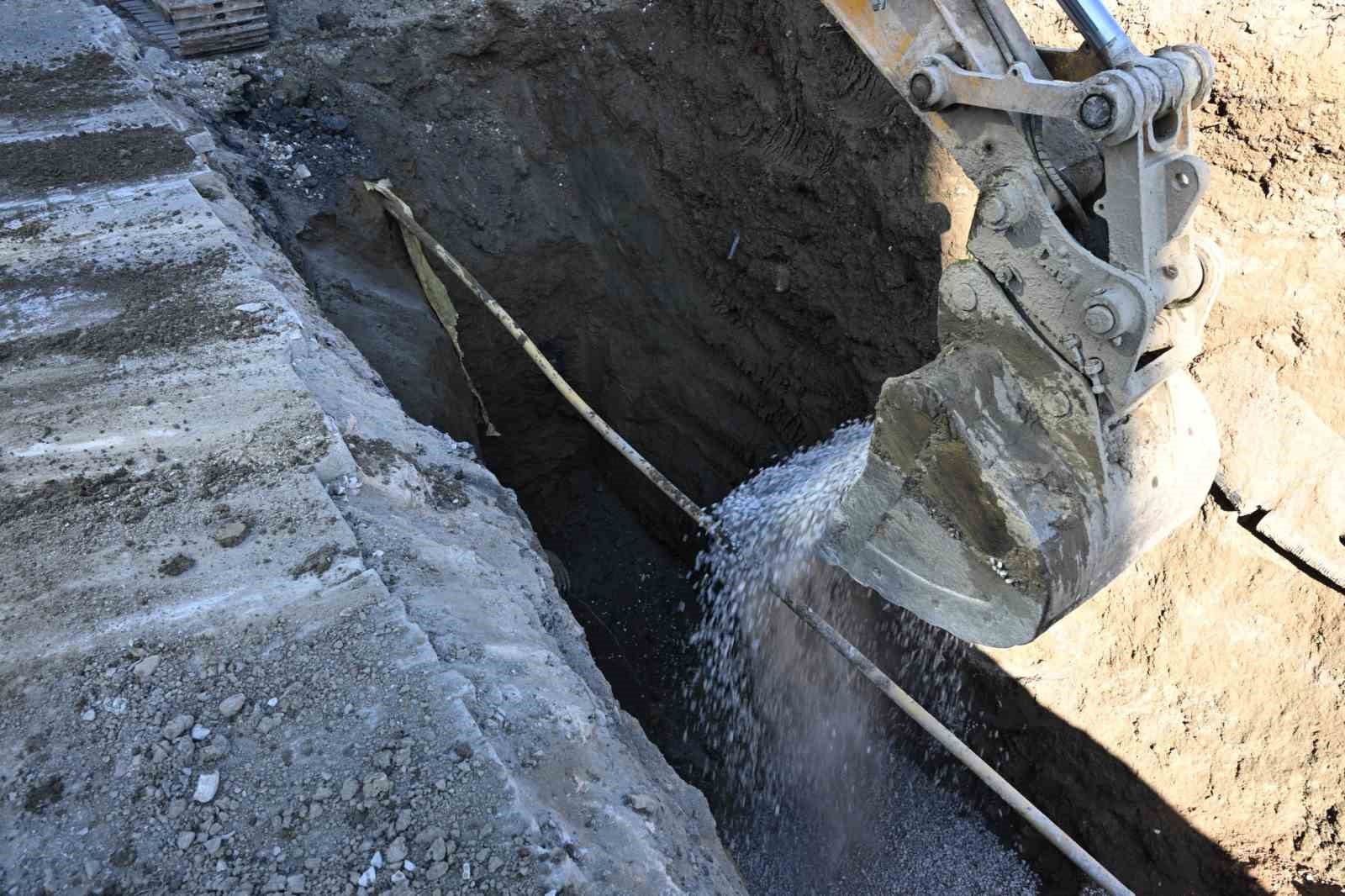 Güzelyurt’un sorunlu kanalizasyon hattı yenileniyor
