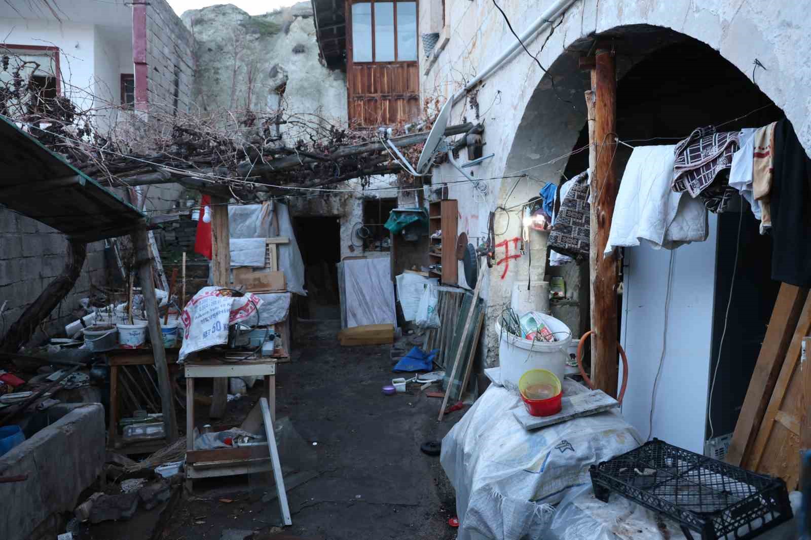 Haber alınamayan adam evinde ölü bulundu
