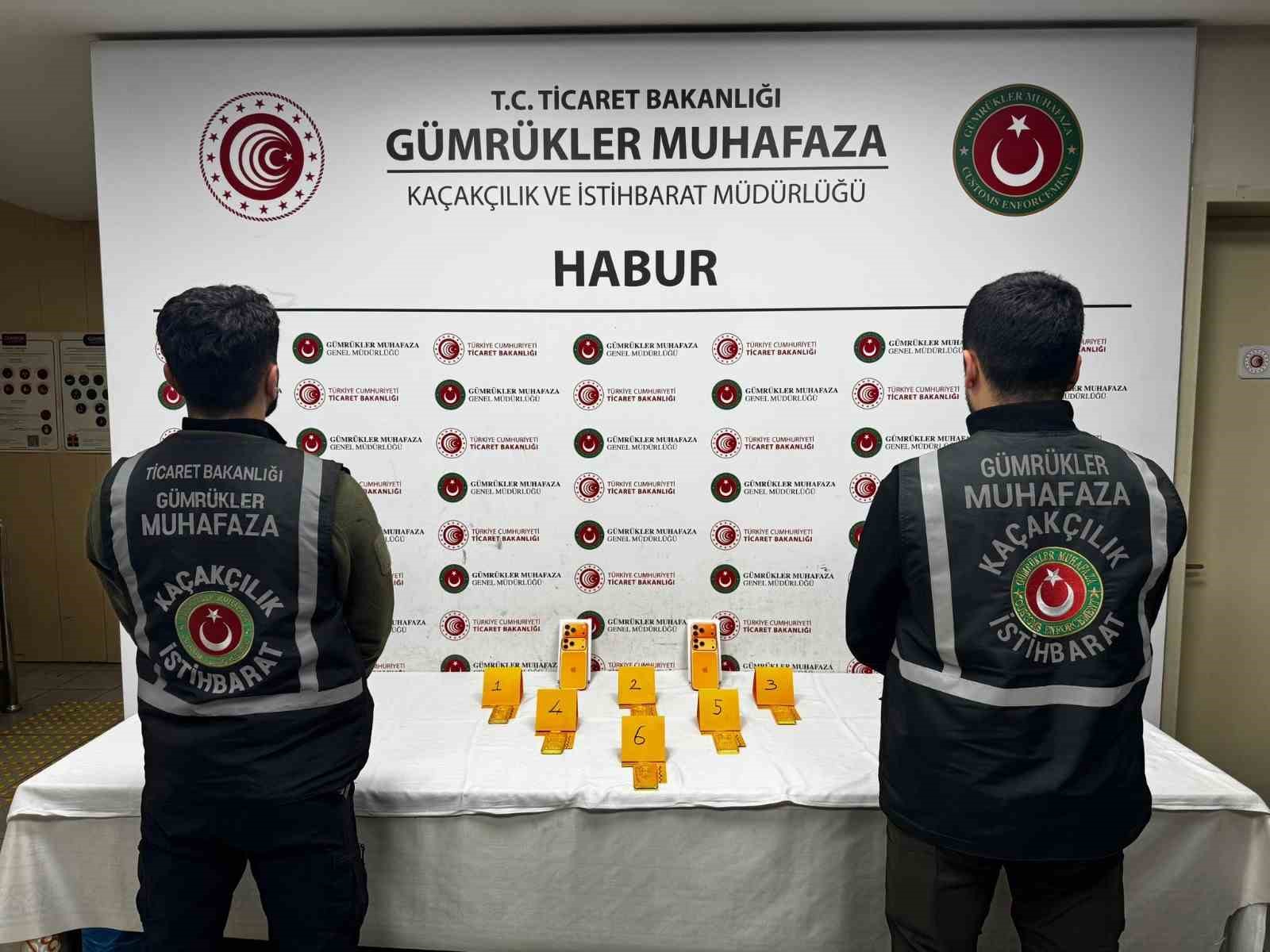Habur’da ayakkabı içerisinde 41 kilo altın ele geçirildi
