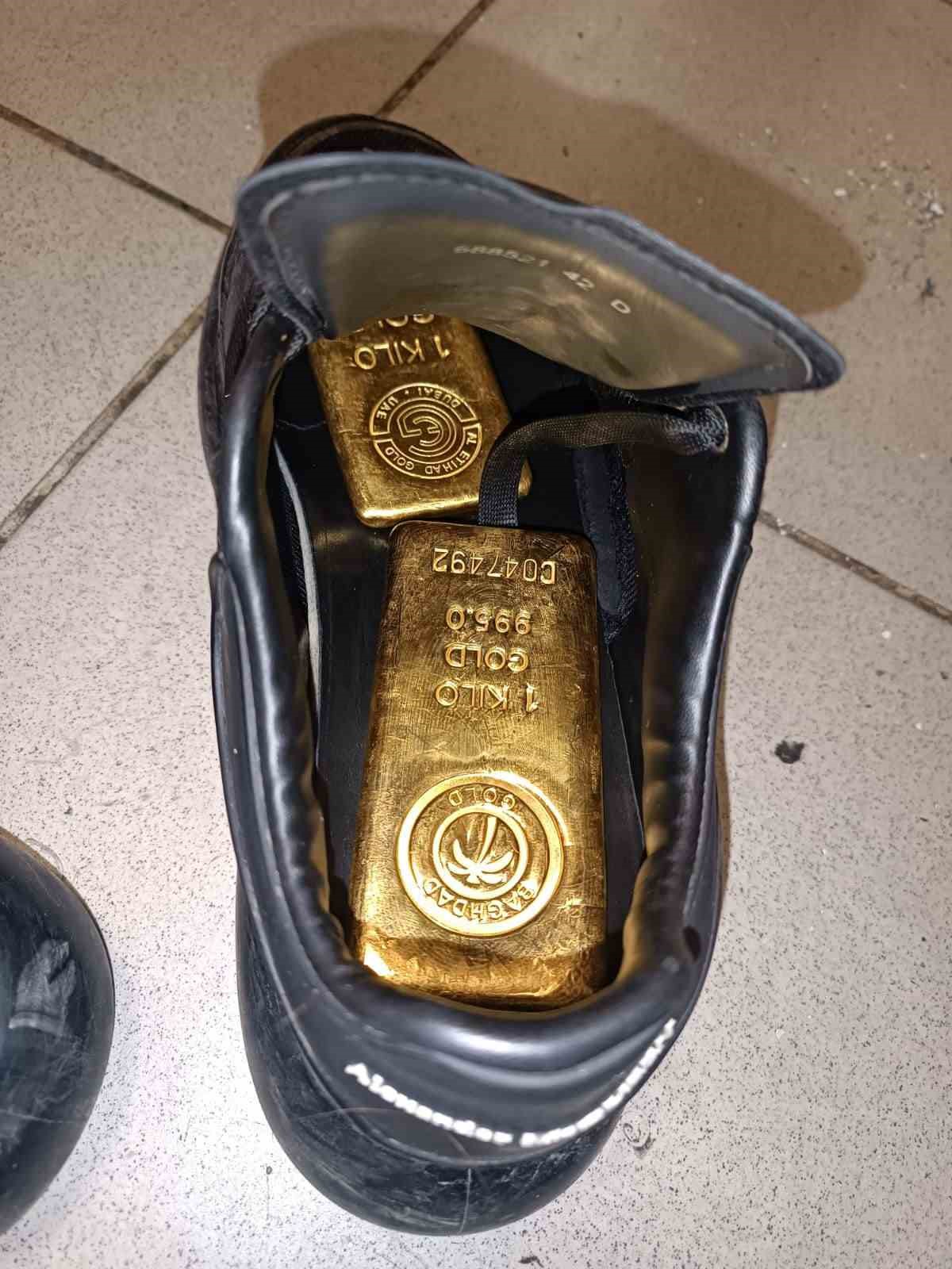 Habur’da ayakkabı içerisinde 41 kilo altın ele geçirildi
