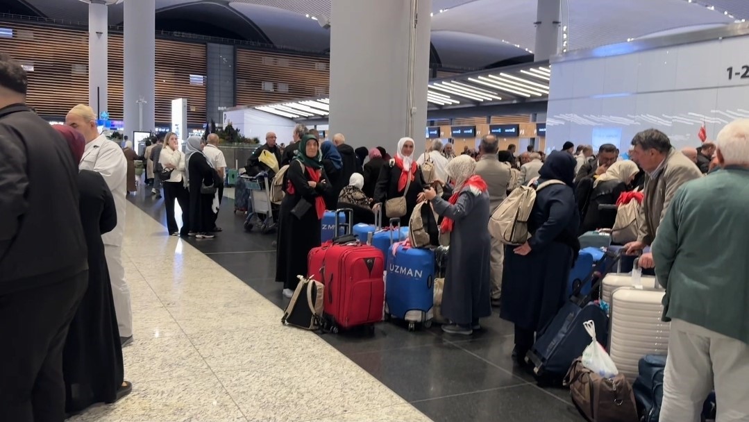 Hac kafilesi İstanbul Havalimanı’ndan kutsal topraklara dualarla uğurlandı
