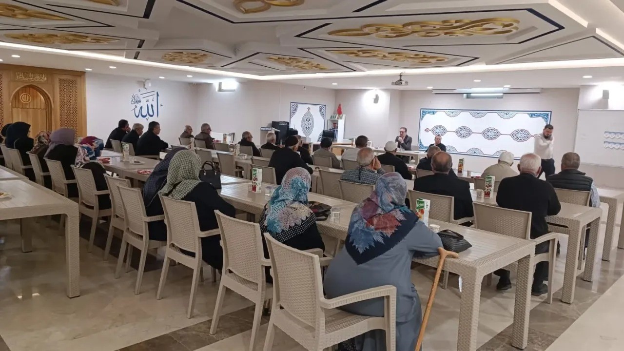 Hacı adaylarına kutsal yolculuk öncesi bilgilendirme
