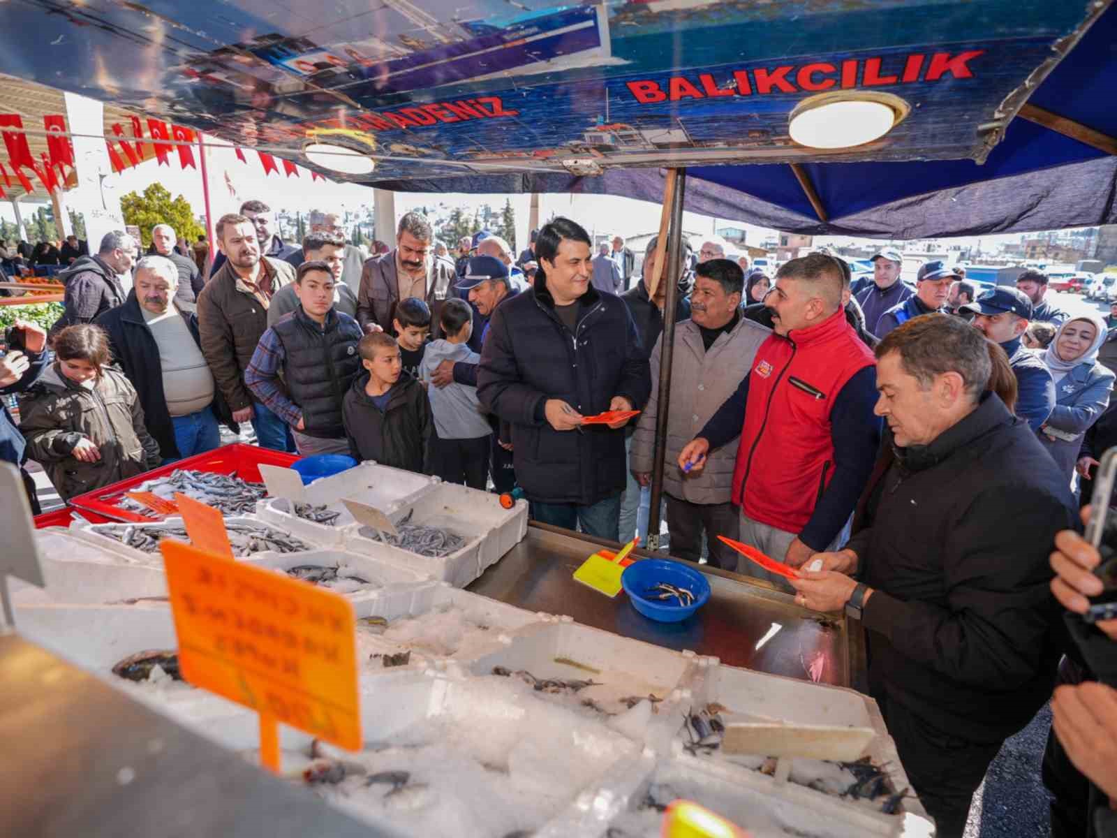 Hacıbaba pazar yeri açıldı
Hacıbaba pazar yeri açıldı