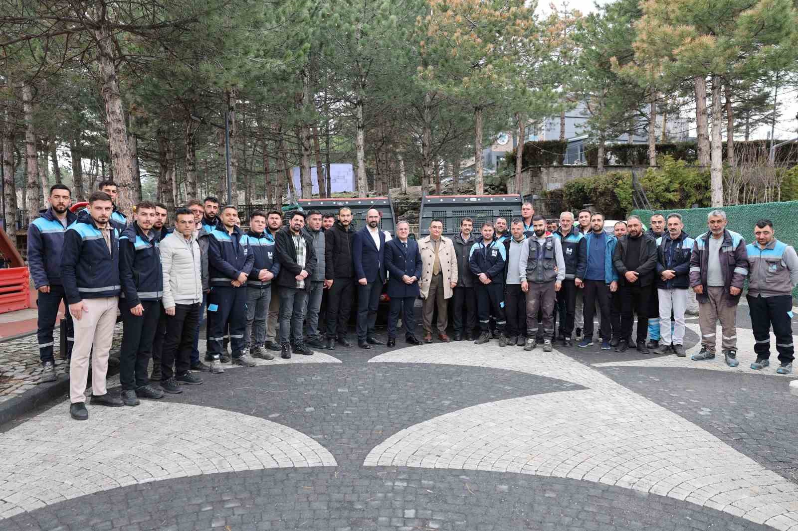 Hacılar Belediyesi personeli mesai başlangıcında bayramlaştı
