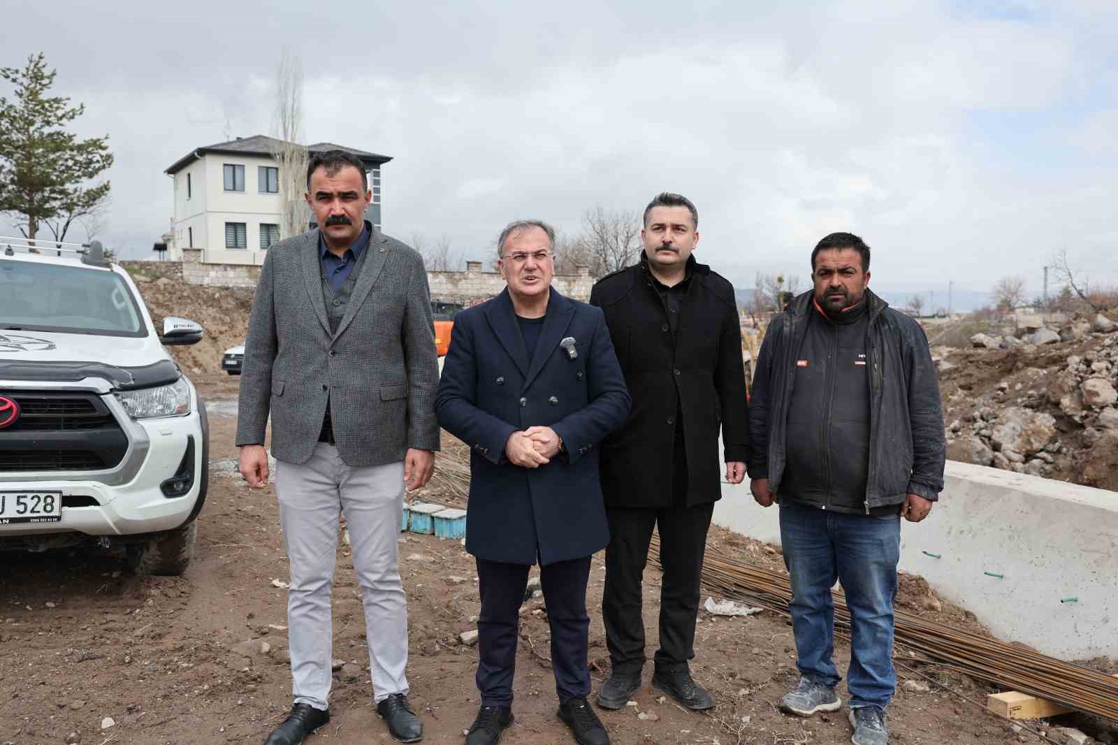 Hacılar Büyük Su Projesi, bağ sezonu başlamadan tamamlanacak
Hacılar Büyük Su Projesi, bağ sezonu başlamadan tamamlanacak
